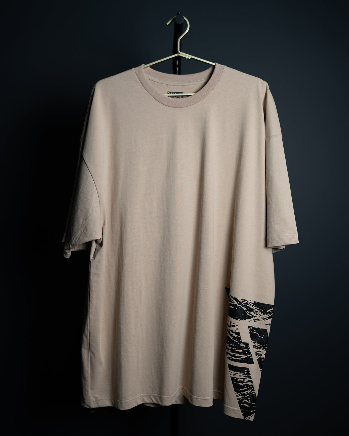 DISTRESSED HEAVYWEIGHT REALM TEE