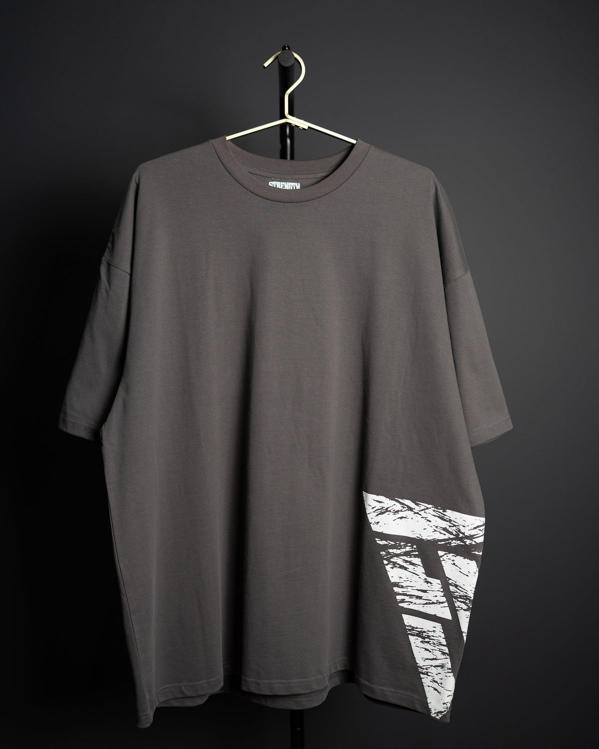 DISTRESSED HEAVYWEIGHT REALM TEE