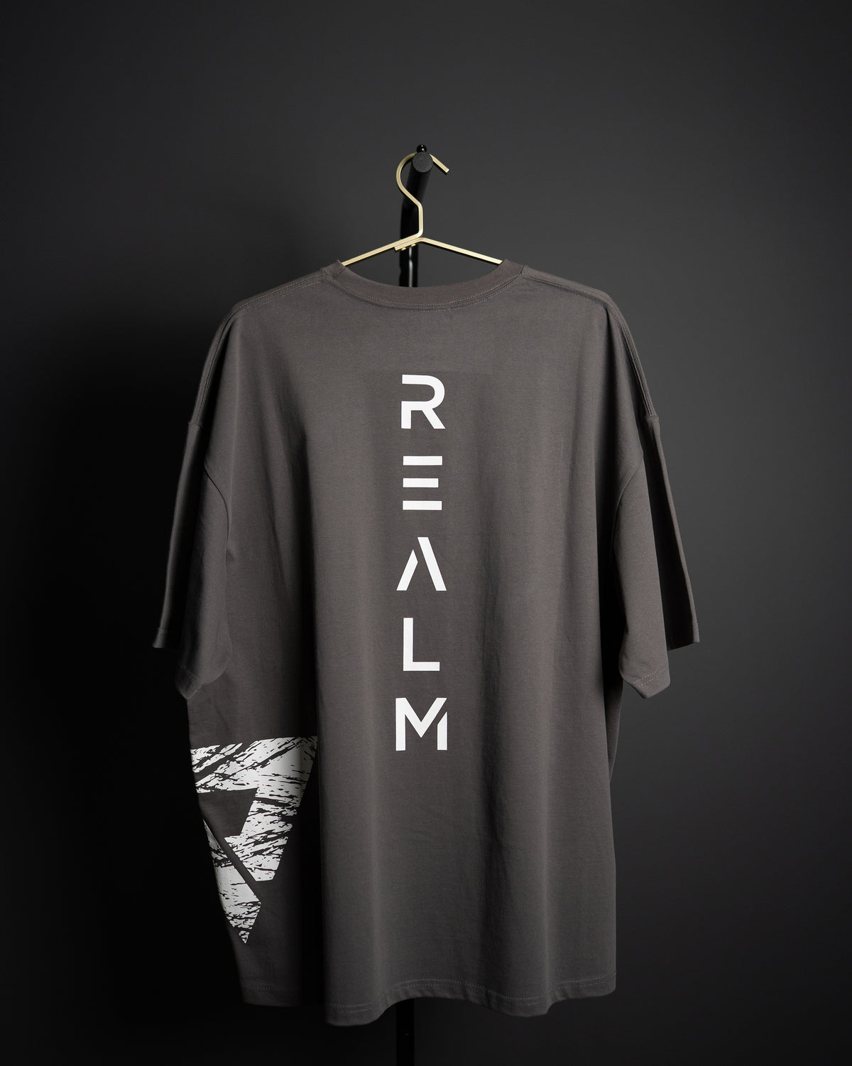 DISTRESSED HEAVYWEIGHT REALM TEE